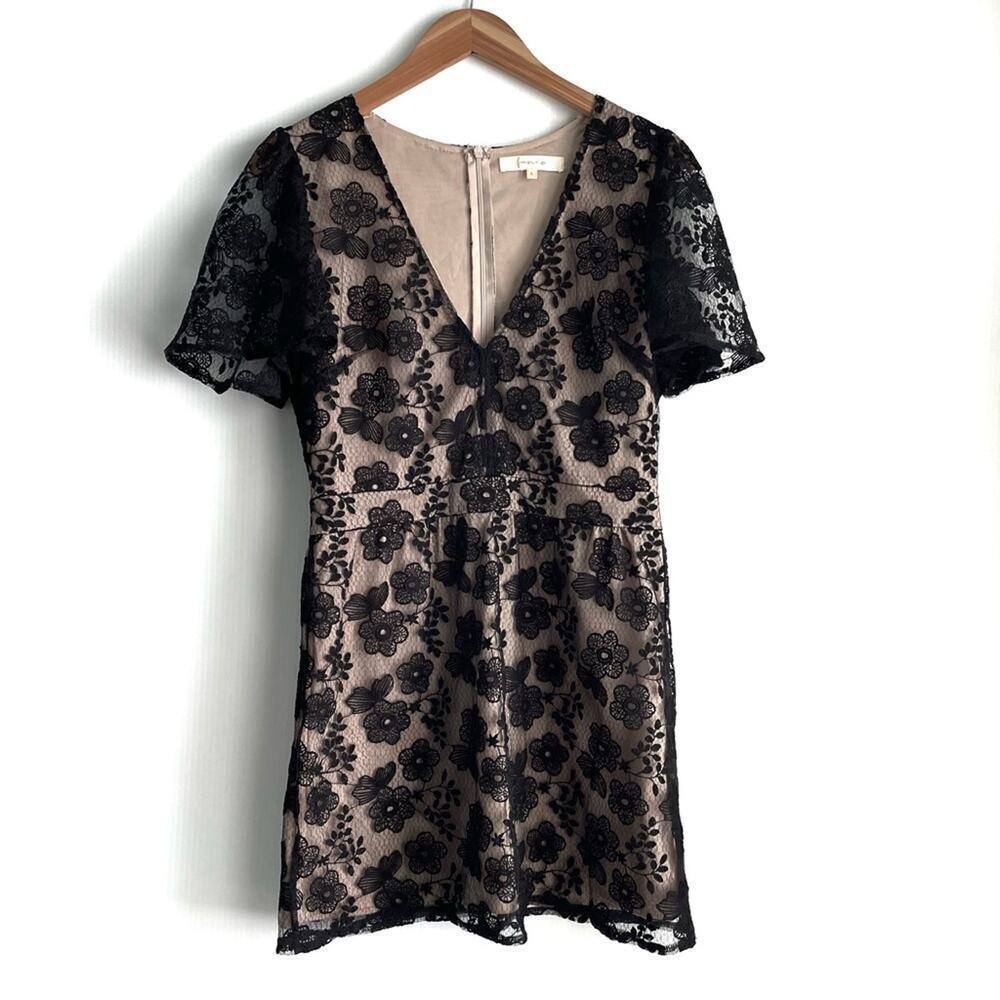 Fanco lace overlay short sleeve mini dress size Large black